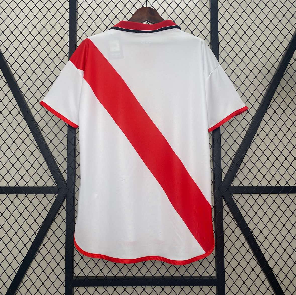 RAYO VALLECANO RETRO 01/02
