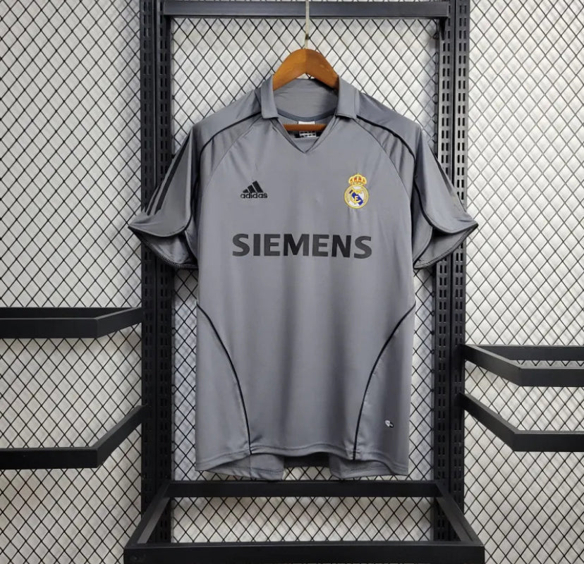 REAL MADRID AWAY 05/06