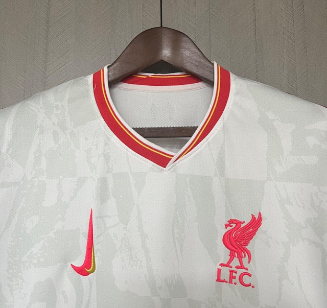 LIVERPOOL ALTERNATIVA 2025