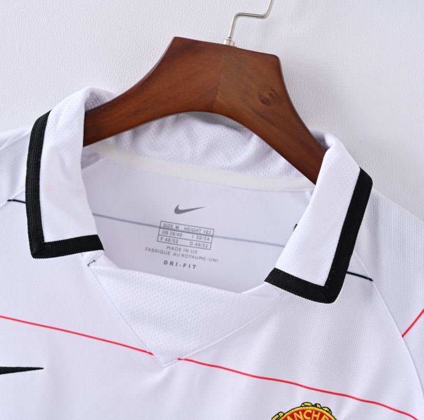 MANCHESTER UNITED AWAY 03/04