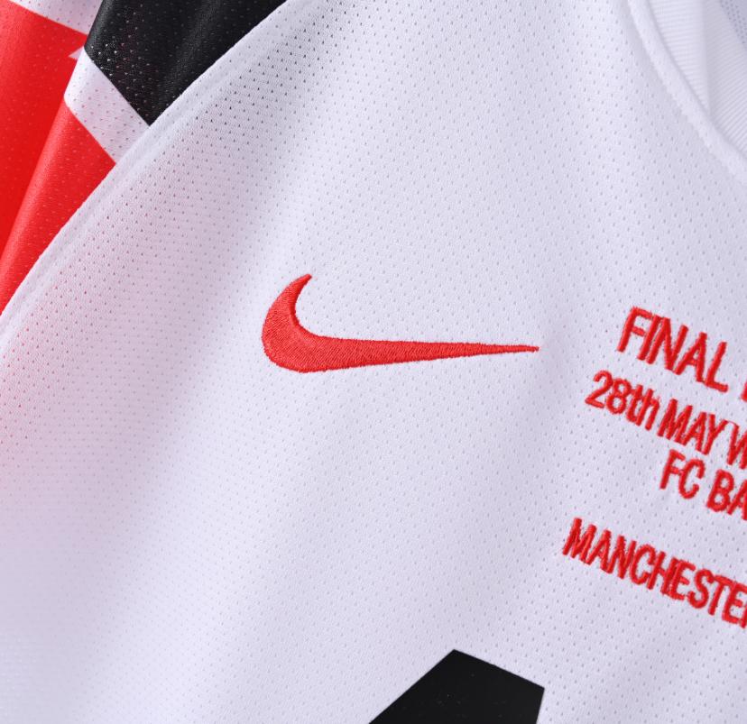 MANCHESTER UNITED AWAY 10/11