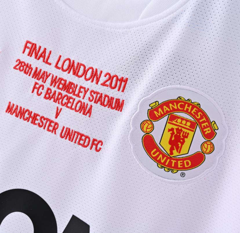 MANCHESTER UNITED AWAY 10/11