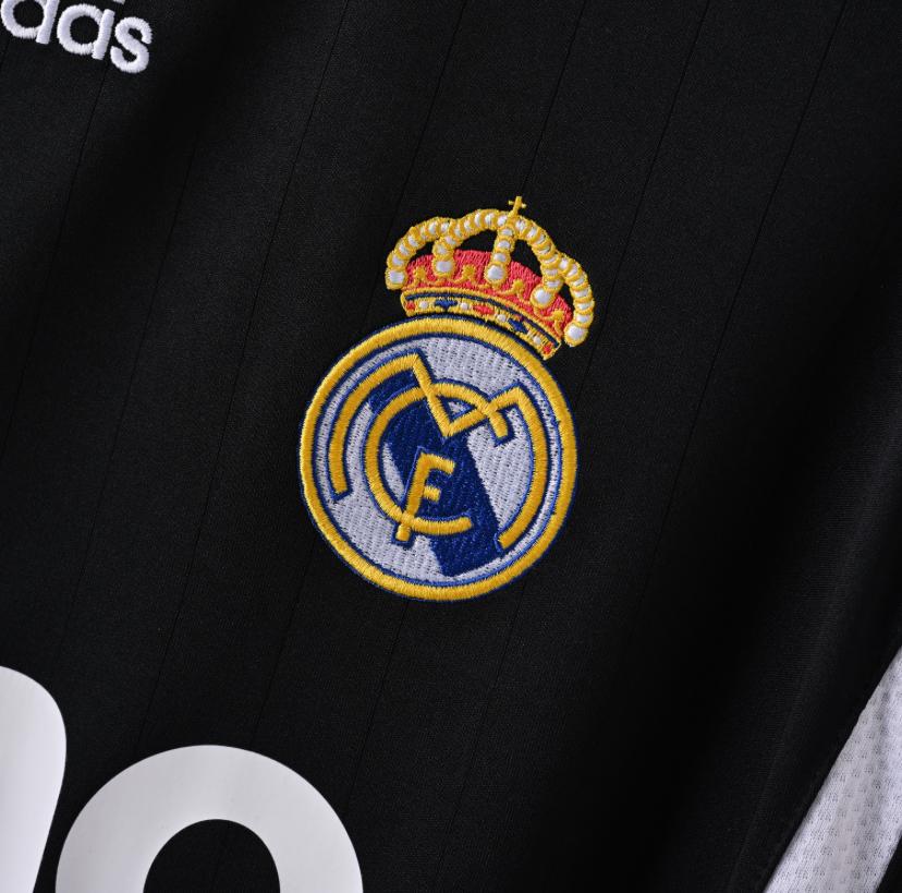 REAL MADRID AWAY 06/07